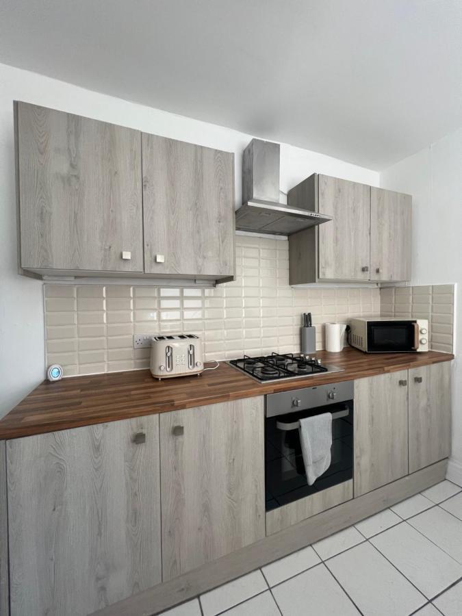 Large 3 Bed - 10 Mins To Centre Villa Liverpool Exterior photo